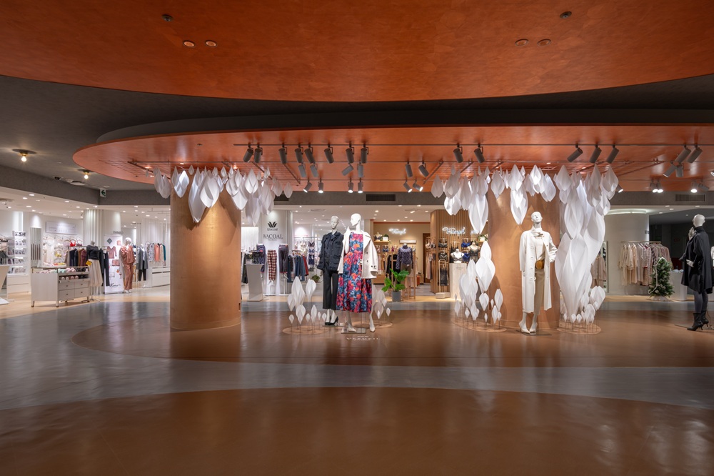 名古屋松坂屋4階の「銅」をテーマとしたVMDエリア