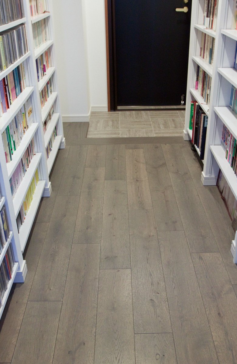 Wild 45 Oak with knots custom-made color Construction Example 4